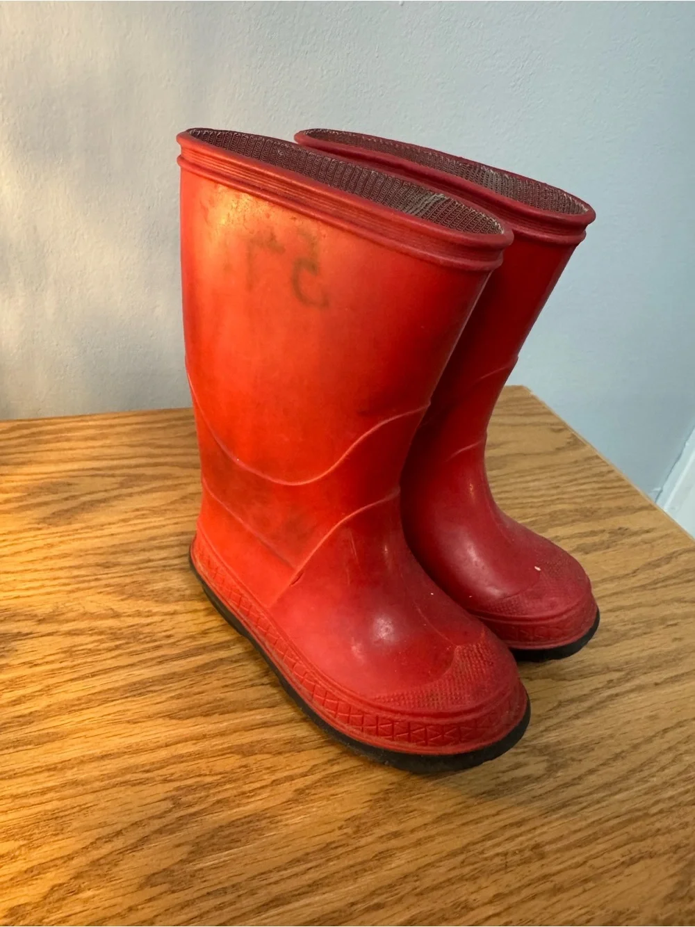 Adorable Kids Childs Red Rain Boots - Size 7